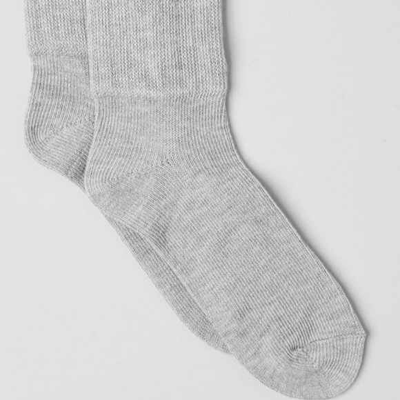 NWT Alo Yoga Unisex Scrunch Socks. Heather Grey - Picture 2 of 8